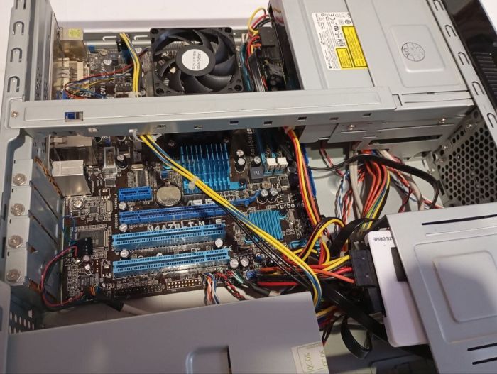 ПК Б-клас HEC 7KJCBS Chassis SFF / AMD Phenom II X2 555 (2 ядра по 3.2 GHz) / 8 GB DDR3 / 128 GB SSD / AMD Radeon Graphics / Win 10 б/в - зображення 6