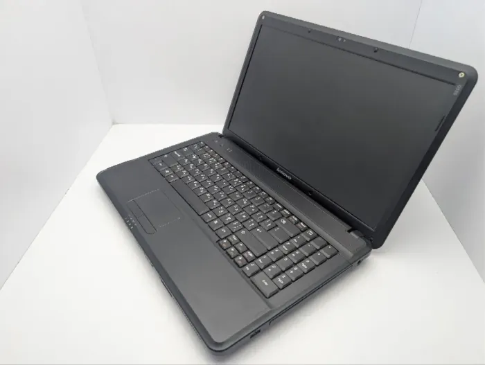 Ноутбук Lenovo G550 / 15,6" (1366x768) TN / Intel Pentium T4400 (2 ядра по 2,2 ГГц) / 6 ГБ DDR3 / 250 ГБ HDD / Intel Graphics 4000 / WebCam / DVD-ROM / АКБ не тримає заряд б/в - изображение 6