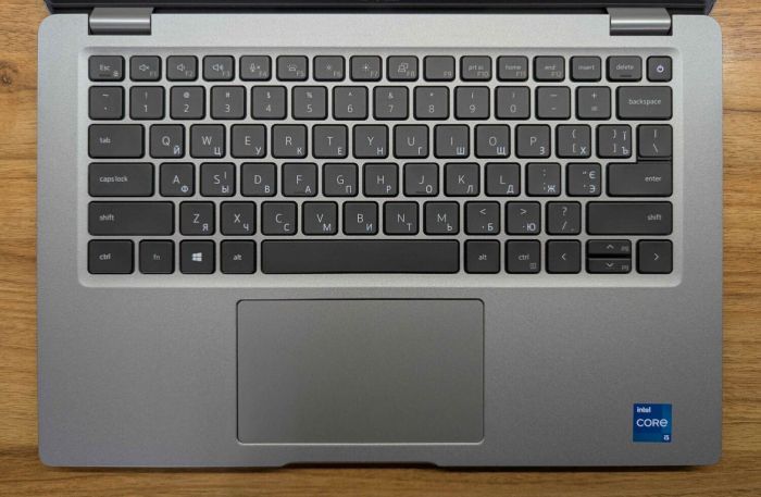 Ультрабук Dell Latitude 5420 / 14" (1920x1080) IPS / Intel Core i5-1135G7 (4 (8) ядра по 2.4 - 4.2 GHz) / 16 GB DDR4 / 512 GB SSD / Intel Iris Xe Graphics / WebCam / Windows 10 б/в - зображення 3