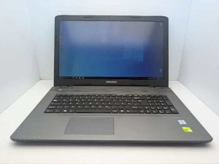 Ноутбук Medion Akoya P7641 / 17.3" (1600x900) TN / Intel Core i5-6200U (2 (4) ядра по 2.3 - 2.8 GHz) / 16 GB DDR3 / 256 GB SSD / nVidia GeForce 930M, 2 GB GDDR3, 64-bit / WebCam / DVD-ROM б/в - зображення 2