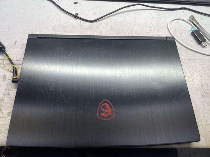 Ігровий ноутбук Б-класу MSI GF63 Thin 9SCXR-005 / 15,6" (1920x1080) IPS / Intel Core i5-9300H (4 (8) ядра по 2,4 - 4,1 ГГц) / 16 ГБ DDR4 / 480 ГБ SSD / nVidia GeForce GTX 1650 Max-Q, 4 ГБ GDDR6, 128-біт / WebCam б/в - зображення 8