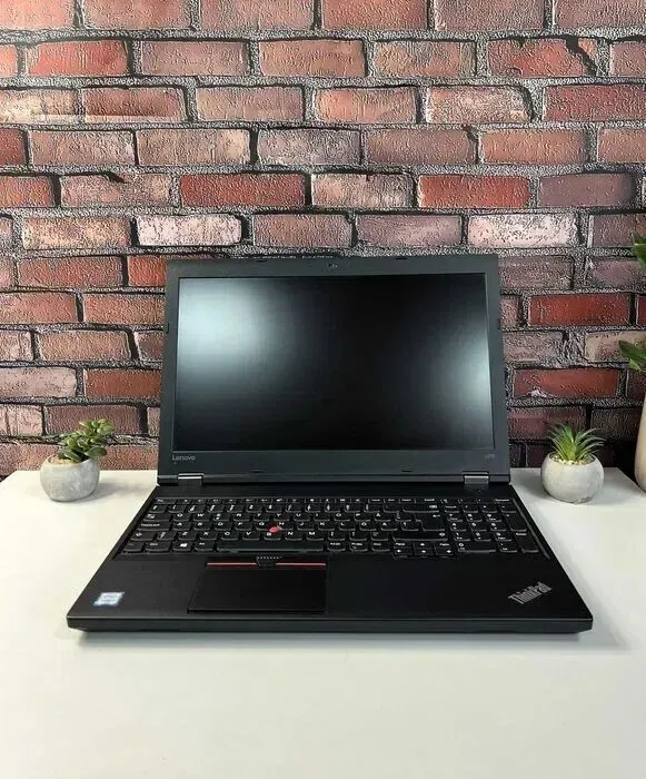 Ноутбук Lenovo ThinkPad L570 / 15.6" (1920x1080) IPS / Intel Core i5-6300U (2 (4) ядра по 2.4 - 3.0 GHz) / 16 GB DDR4 / 512 GB SSD / Intel HD Graphics 520 / WebCam / Win 10 Pro б/в - зображення 2