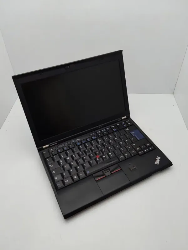 Нетбук Lenovo ThinkPad X220 / 12.5" (1366x768) TN / Intel Core i5-2520M (2 (4) ядра по 2.5 - 3.2 GHz) / 8 GB DDR3 / 120 GB SSD / Intel HD Graphics 3000 / WebCam б/в - зображення 3