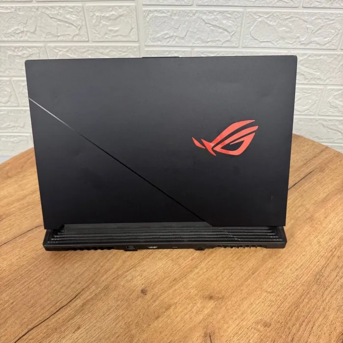 Ігровий ноутбук Б-клас Asus ROG Strix SCAR 15 G532LV / 15.6" (1920x1080) IPS / Intel Core i7-10875H (8 (16) ядер по 2.3 - 5.1 GHz) / 16 GB DDR4 / 512 GB SSD NVMe / nVidia GeForce RTX 2060, 6 GB GDDR6, 192-bit б/в - зображення 3