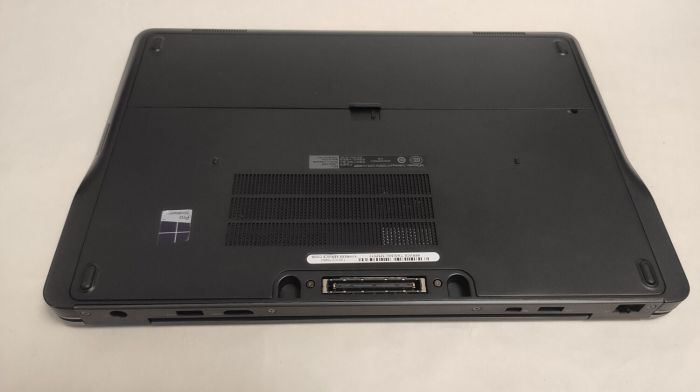 Ноутбук Dell Latitude E7440 / 14" (1366x768) TN / Intel Core i5-4310U (2 (4) ядра по 2.0 - 3.0 GHz) / 8 GB DDR3 / 256 GB SSD / Intel HD Graphics 4400 / WebCam / DVD-ROM б/в - зображення 8