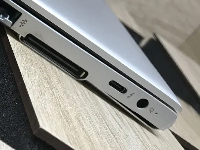 Ультрабук Б-клас HP EliteBook 840 G6 / 14" (1920x1080) IPS Touch / Intel Core i7-8665U (4 (8) ядра по 1.9 - 4.8 GHz) / 8 GB DDR4 / 256 GB SSD M.2 / Intel UHD Graphics 620 / WebCam / Fingerprint / HDMI б/в - зображення 10