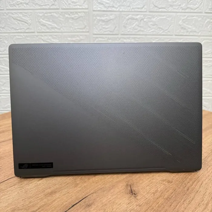 Ігровий ноутбук Asus ROG Zephyrus GA503RM / 15.6" (2560x1440) IPS / AMD Ryzen 9 6900HS (8 (16) ядер по 3.3 - 4.9 GHz) / 16 GB DDR5 / 512 GB SSD NVMe / nVidia GeForce RTX 3060, 6 GB GDDR6, 192-bit / WebCam б/в - зображення 3