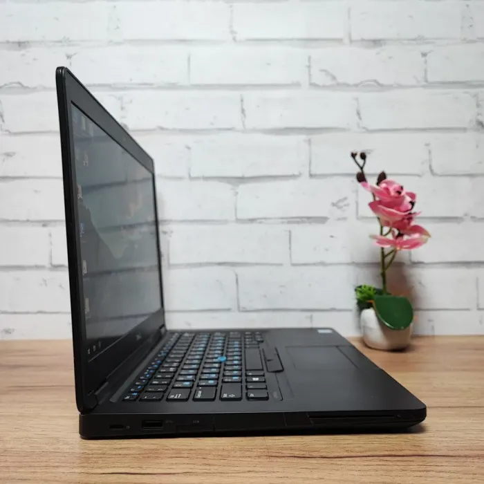 Ноутбук Dell Latitude 5480 / 14" (1366x768) TN / Intel Core i5-7300U (2 (4) ядра по 2.6 - 3.5 GHz) / 16 GB DDR4 / 256 GB SSD / Intel HD Graphics 620 / WebCam б/в - зображення 5