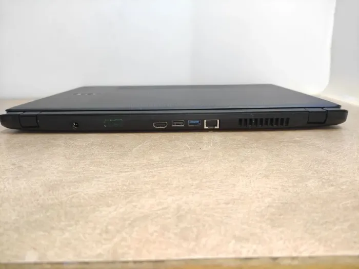 Ноутбук Acer Aspire ES1-533 / 15.6" (1366x768) TN / Intel Pentium N4200 (4 ядра по 1.1 - 2.5 GHz) / 4 GB DDR3 / 120 GB SSD / Intel HD Graphics 505 / WebCam б/в - зображення 4