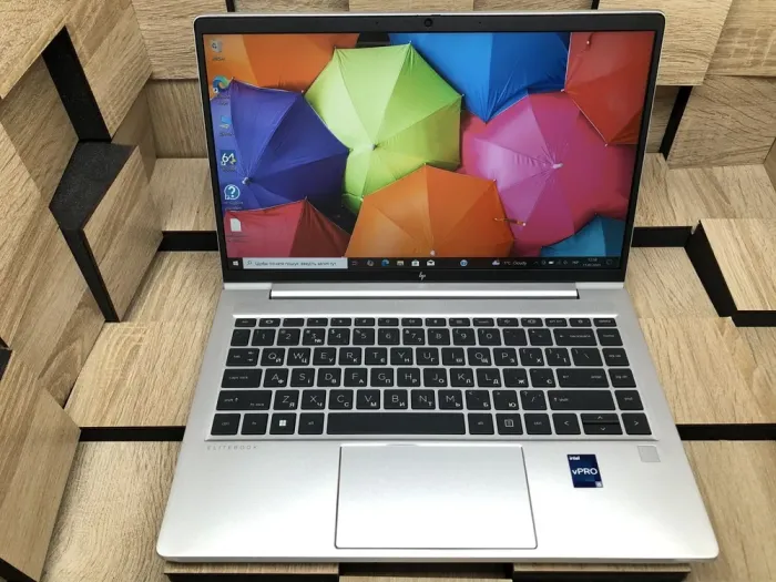 Ноутбук Б-клас HP EliteBook 640 G10 / 14" (1920x1080) IPS / Intel Core i5-1345U (10 (12) ядер по 1.2 - 4.7 GHz) / 16 GB DDR4 / 256 GB SSD M.2 / Intel Iris Xe Graphics / WebCam / USB4 / HDMI б/в - зображення 2