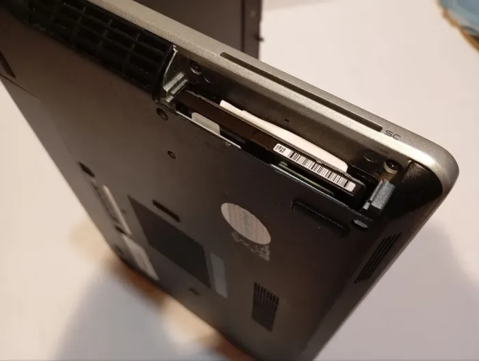 Ноутбук Б-клас Dell Latitude E6430 / 14" (1366x768) TN / Intel Core i5-3340M (2 (4) ядра по 2.7 - 3.4 GHz) / 8 GB DDR3 / 500 GB HDD / Intel HD Graphics 4000 / WebCam б/в - зображення 8