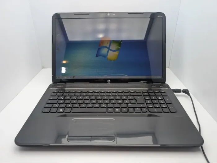 Ноутбук HP Pavilion g7-2246sg / 17.3" (1600x900) TN / AMD A6-4400M (2 ядра по 2.7 - 3.2 GHz) / 6 GB DDR3 / 750 GB HDD / AMD Radeon HD 7520G Graphics / WebCam / DVD-ROM б/в - зображення 2