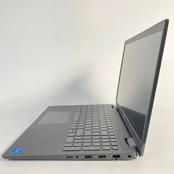 Ультрабук Dell Latitude 3520 / 15.6" (1366x768) TN / Intel Core i5-1135G7 (4 (8) ядра по 2.4 - 4.2 GHz) / 16 GB DDR4 / 256 GB SSD / Intel Iris Xe Graphics / WebCam / HDMI б/в - зображення 5