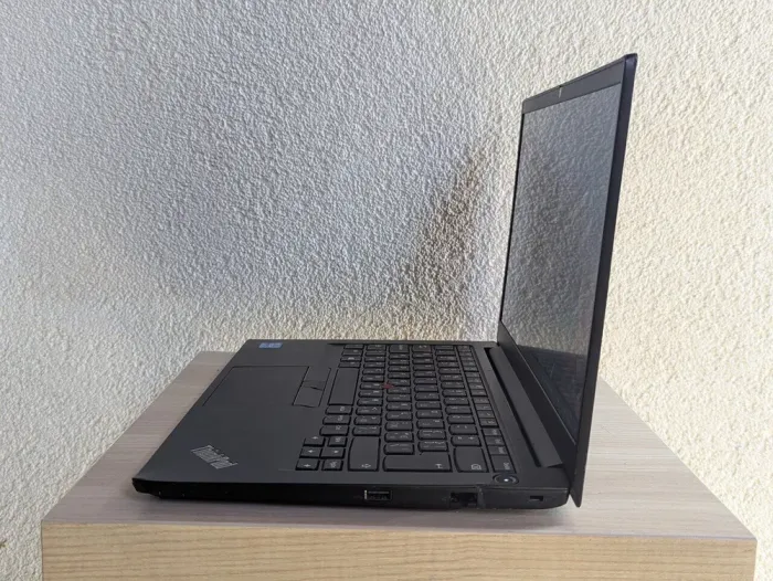 Ультрабук Б-клас Lenovo ThinkPad E14 Gen 2 / 14" (1920x1080) IPS / Intel Core i3-1115G4 (2 (4) ядра по 1.7 - 4.1 GHz) / 16 GB DDR4 / 256 GB SSD M.2 / Intel UHD Graphics / WebCam б/в - зображення 8