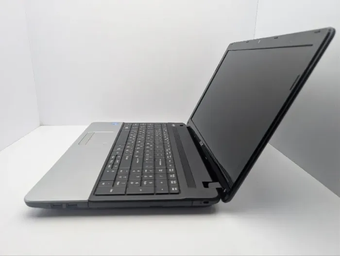 Ноутбук Acer Aspire E1-531 / 15.6" (1366x768) TN / Intel Celeron 1005M (2 ядра по 1.9 GHz) / 8 GB DDR3 / 320 GB HDD / Intel HD Graphics / WebCam / DVD-ROM б/в - зображення 5