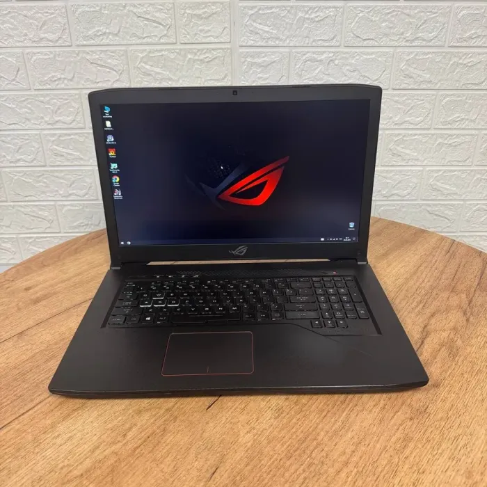 Ігровий ноутбук Б-клас Asus ROG Strix 17 GL703GE / 17.3" (1920x1080) IPS / Intel Core i7-8750H (6 (12) ядер по 2.2 - 4.1 GHz) / 16 GB DDR4 / 256 GB SSD NVMe / nVidia GeForce GTX 1050 Ti, 4 GB GDDR5, 128-bit / WebCam б/в - зображення 2