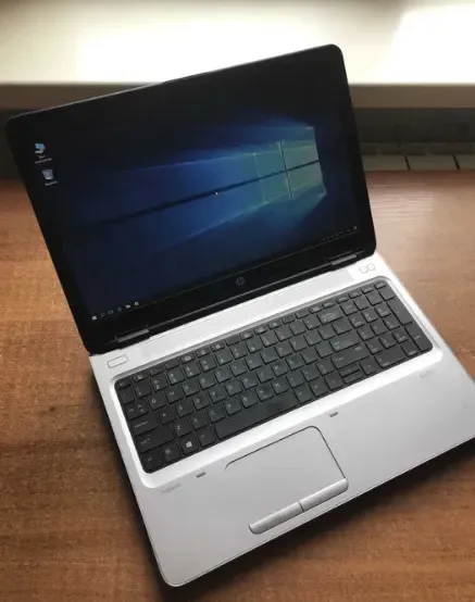 Ноутбук HP ProBook 650 G2 / 15.6" (1920x1080) TN / Intel Core i5-6200U (2 (4) ядра по 2.3 - 2.8 GHz) / 8 GB DDR4 / 256 GB SSD / Intel HD Graphics 520 / WebCam б/в - зображення 2