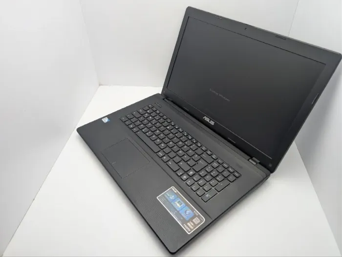 Ноутбук Asus R704A / 17.3" (1600x900) TN / Intel Pentium B970 (2 ядра по 2.3 GHz) / 8 GB DDR3 / 320 GB HDD / Intel HD Graphics / WebCam / DVD-ROM б/в - зображення 7