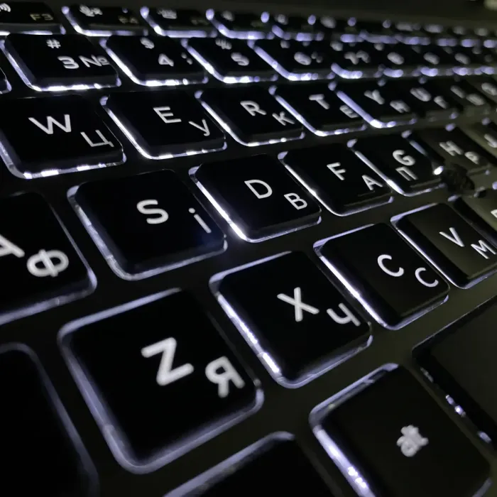 Ультрабук Б-клас Dell Latitude 5511 / 15.6" (1920x1080) IPS / Intel Core i5-10400H (4 (8) ядра по 2.6 - 4.6 GHz) / 16 GB DDR4 / 256 GB SSD / nVidia GeForce MX250, 2 GB GDDR5, 64-bit / WebCam / HDMI б/в - зображення 6