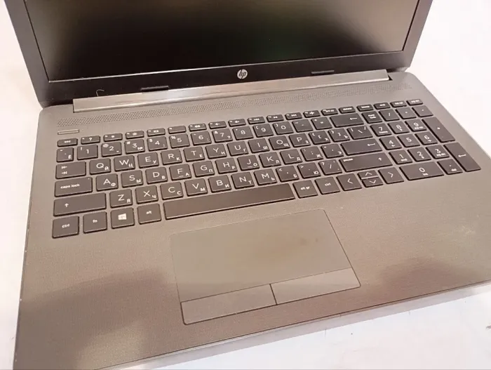 Ультрабук Б-клас HP 255 G7 / 15.6" (1920x1080) TN / AMD A6-9225 (2 ядра по 2.6 - 3.0 GHz) / 8 GB DDR4 / 1000 GB HDD / AMD Radeon R4 Graphics / WebCam б/в - зображення 7