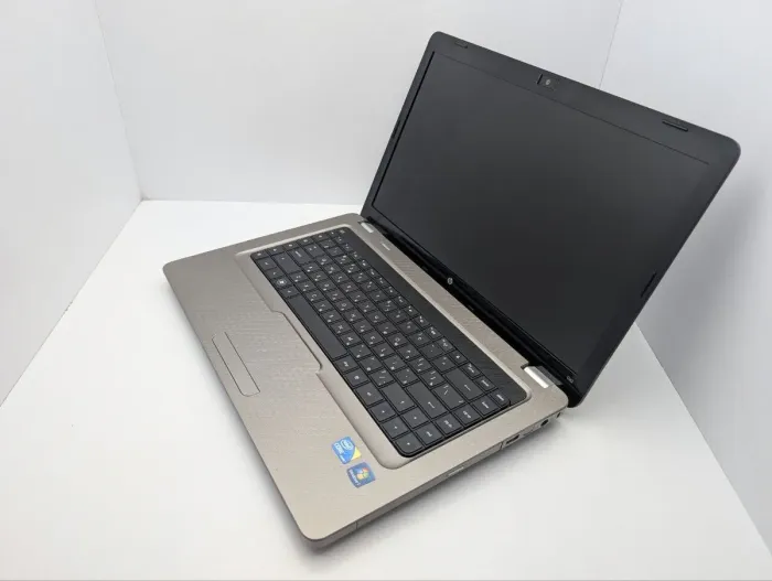 Ноутбук HP G62 / 15.6" (1366x768) TN / Intel Core i3-330M (2 (4) ядра по 2.13 GHz) / 6 GB DDR3 / 500 GB HDD / AMD Radeon HD 5430, 512 MB GDDR3, 64-bit / WebCam / DVD-ROM б/в - зображення 7