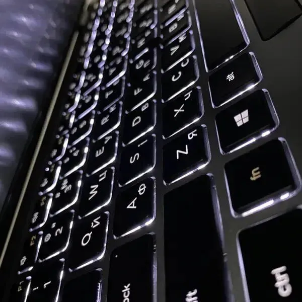 Ультрабук Б-клас Dell Latitude 5410 / 14" (1366x768) TN / Intel Core i5-10210U (4 (8) ядра по 1.6 - 4.2 GHz) / 8 GB DDR4 / 128 GB SSD / Intel UHD Graphics / WebCam / HDMI б/в - зображення 7