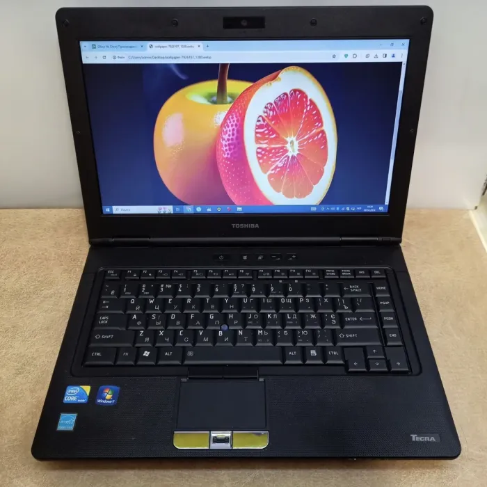 Ноутбук Toshiba Tecra M11 / 14" (1366x768) TN / Intel Core i3-370M (2 (4) ядра по 2.4 GHz) / 4 GB DDR3 / 120 GB SSD / Intel HD Graphics / WebCam / Без АКБ б/в - зображення 2