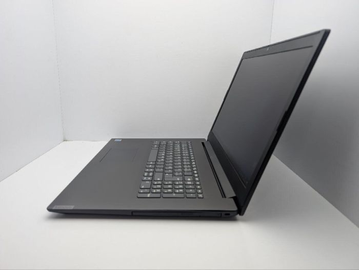 Ноутбук Lenovo V340-17 / 17.3" (1600x900) TN / Intel Pentium Gold 5405U (2 (4) ядра по 2.3 GHz) / 8 GB DDR4 / 120 GB SSD / Intel UHD Graphics / WebCam / DVD-ROM б/в - зображення 5