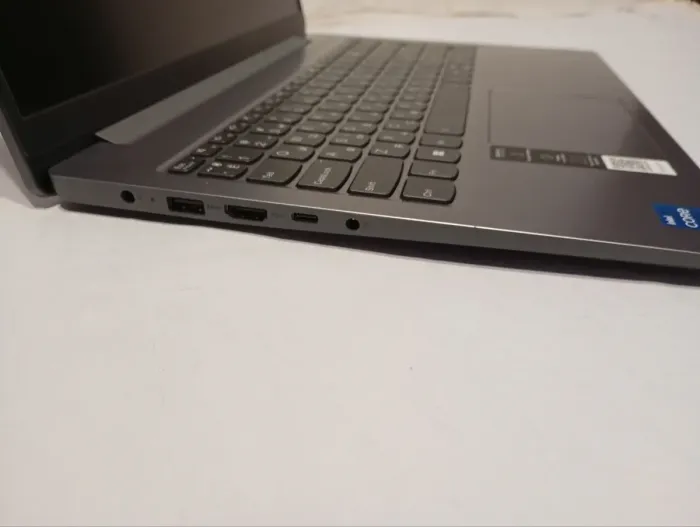 Ультрабук Lenovo IdeaPad Slim 3 15IAH8 / 15.6" (1920x1080) IPS / Intel Core i5-12450H (8 (12) ядра по 3.3 - 4.4 GHz) / 16 GB DDR5 / 512 GB SSD / Intel UHD Graphics / WebCam / Win 11 б/в - зображення 6