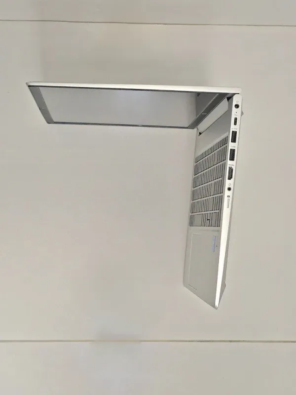 Ультрабук HP ProBook 850 G8 / 15.6" (1920x1080) IPS / Intel Core i5-1135G7 (4 (8) ядра по 4.2 GHz) / 16 GB DDR4 / 256 GB SSD / Intel Iris Xe Graphics / WebCam / Fingerprint б/в - зображення 5