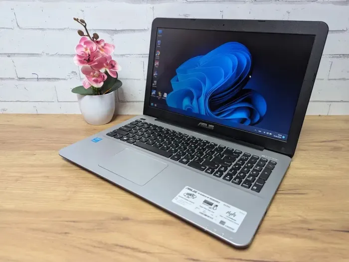 Ноутбук Asus X555L / 15.6" (1366x768) TN / Intel Core i5-5200U (2 (4) ядра по 2.2 - 2.7 GHz) / 8 GB DDR3 / 128 GB SSD / Intel HD Graphics 5500 / WebCam б/в - зображення 6