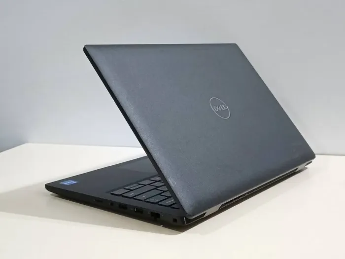 Ультрабук Dell Latitude 3420 / 14" (1366x768) TN / Intel Core i5-1135G7 (4 (8) ядра по 2.4 - 4.2 GHz) / 16 GB DDR4 / 512 GB SSD / Intel Iris Xe Graphics / WebCam / Windows 11 Pro б/в - зображення 6