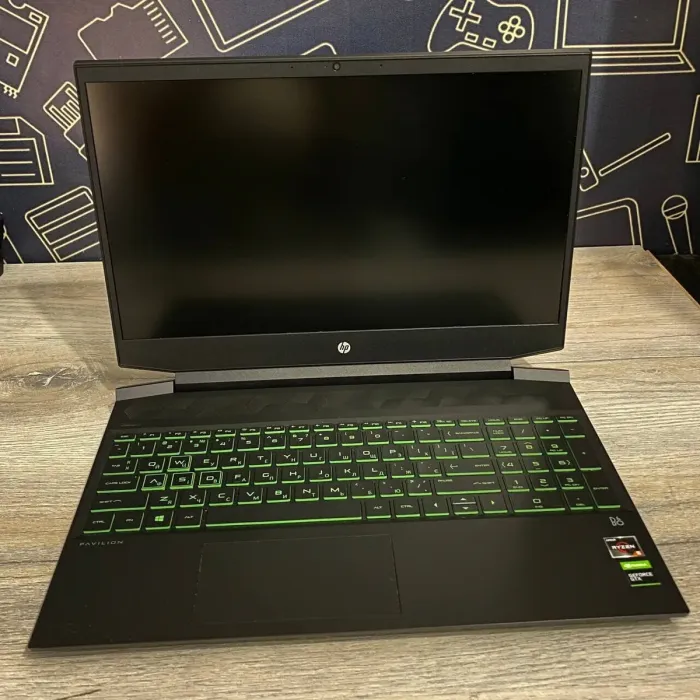 Ігровий ноутбук HP Pavilion Gaming 15-ec0013dx / 15.6" (1920x1080) TN / AMD Ryzen 5 3550H (4 (8) ядер по 2.1 - 3.7 GHz) / 8 GB DDR4 / 256 GB SSD / nVidia GeForce GTX 1050, 3 GB GDDR5, 96-bit / WebCam / Win 10 б/в - зображення 2
