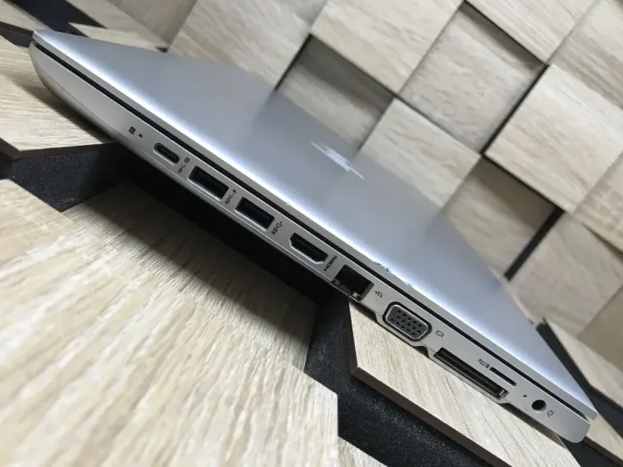 Ноутбук Б-клас HP Probook 640 G4 / 14" (1366x768) TN / Intel Core i5-8350U (4 (8) ядра по 1.7 - 3.6 GHz) / 8 GB DDR4 / 256 GB SSD M.2 / Intel UHD Graphics 620 / WebCam / Fingerprint / USB 3.1 / HDMI б/в - зображення 6