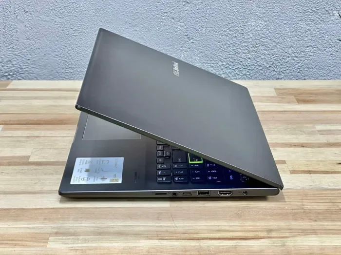 Ультрабук Asus VivoBook 15 K513E / 15.6" (1920x1080) IPS / Intel Core i5-1135G7 (4 (8) ядра по 2.4 - 4.2 GHz) / 16 GB DDR4 / 512 GB SSD / Intel Iris Xe Graphics / WebCam / Win 11 б/в - зображення 6