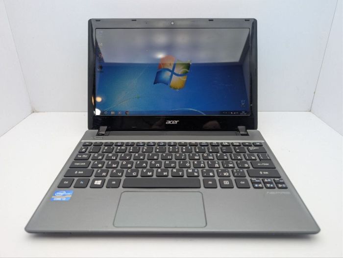 Нетбук Acer Aspire V5-171 / 11.6" (1366x768) TN / Intel Core i3-2377M (2 (4) ядра по 1.5 GHz) / 6 GB DDR3 / 500 GB HDD / Intel GD Graphics / WebCam б/в - зображення 2