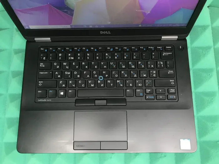 Ультрабук Dell Latitude E5470 / 14" (1366x768) TN / Intel Core i5-6300U (2 (4) ядра по 2.4 - 3.0 GHz) / 4 GB DDR4 / 128 GB SSD / Intel HD Graphics 520 / WebCam / USB 3.0 / HDMI / Windows 10 б/в - зображення 4