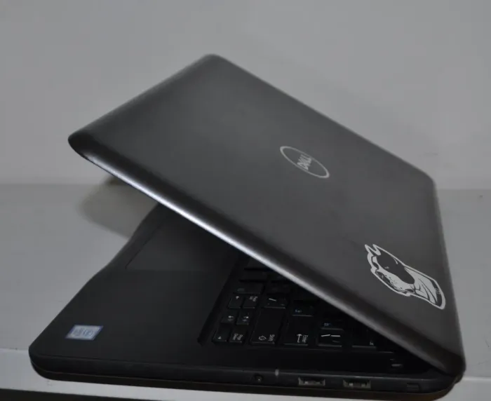 Ноутбук Dell Latitude 3380 / 13.3" (1366x768) TN / Intel Core i3-6006U (2 (4) ядра по 2.0 GHz) / 8 GB DDR4 / 128 GB SSD / Intel HD Graphics 520 / WebCam / HDMI / Windows 10 Pro  б/в - зображення 5