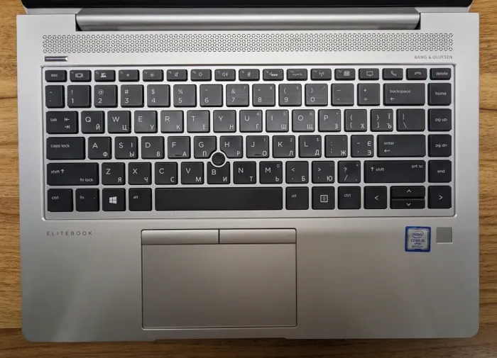 Ультрабук HP EliteBook 840 G5 / 14" (1920x1080) IPS / Intel Core i5-8350U (4 (8) ядра по 1.7 - 3.6 GHz) / 16 GB DDR4 / 512 GB SSD / Intel UHD Graphics 620 / WebCam / Fingerprint / Windows 10 б/в - зображення 3