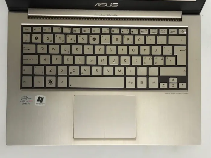 Ультрабук Asus ZenBook UX31E / 13.3'' (1600x900) TN / Intel Core i5-2557M (2 (4) ядра по 1.7 - 2.7 GHz) / 4 GB DDR3 / 128 GB SSD / Intel HD Graphics 3000 / WebCam / Win 10 Home б/в - зображення 8