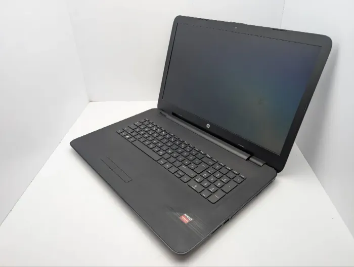 Ноутбук HP 17-y027ng / 17.3" (1600x900) TN / AMD A10-9600P (4 ядра по 2.4 - 3.3 GHz) / 8 GB DDR4 / 1000 GB HDD / AMD Radeon R7 M340, 2 GB GDDR3, 64-bit / WebCam / DVD-ROM б/в - зображення 7