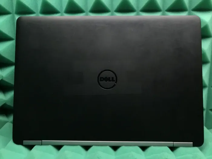 Ультрабук Б-клас Dell Latitude E7470 / 14" (1366x768) TN / Intel Core i5-6300U (2 (4) ядра по 2.4 - 3.0 GHz) / 8 GB DDR4 / 128 GB SSD / Intel HD Graphics 520 / WebCam / Fingerprint / HDMI / miniDP / Windows 10 б/в - зображення 5