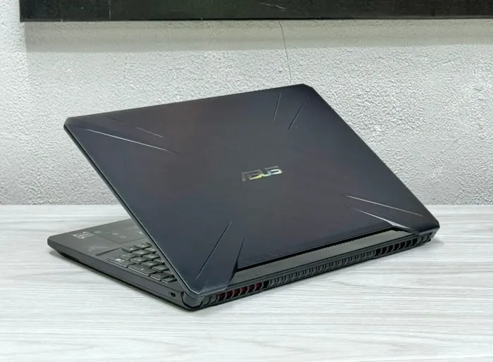 Ігровий ноутбук Asus TUF FX505D / 15.6" (1920x1080) IPS / AMD Ryzen 5 3550H (4 (8) ядра по 2.1 - 3.7 GHz) / 16 GB DDR4 / 512 GB SSD M.2 / nVidia GeForce GTX 1650, 4 GB GDDR5, 128-bit / WebCam / Win 11 Home б/в - зображення 6