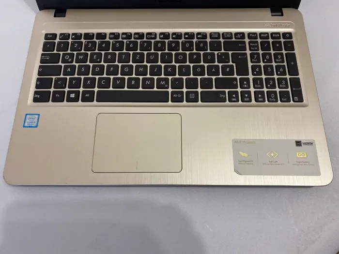 Ноутбук Asus VivoBook X540UAR / 15.6" (1920x1080) TN / Intel Core i5-8250U (4 (8) ядра по 1.6 - 3.4 GHz) / 8 GB DDR4 / 240 GB SSD / Intel UHD Graphics 620 / WebCam / HDMI б/в - зображення 4