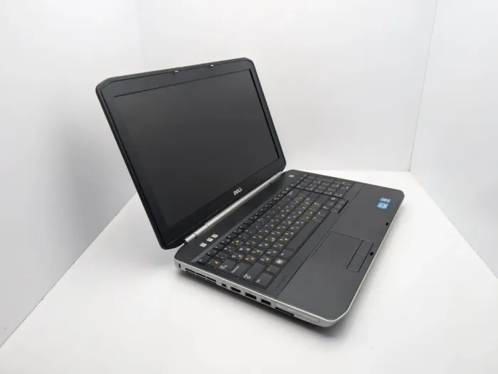 Ноутбук Dell Latitude E5520 / 15.6" (1366x768) TN / Intel Core i5-2520M (2 (4) ядра по 2.5 - 3.2 GHz) / 6 GB DDR3 / 240 GB SSD / Intel HD Graphics 3000 / WebCam б/в - зображення 3