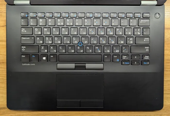 Ультрабук Б-клас Dell Latitude E7470 / 14" (1366x768) TN / Intel Core i5-6300U (2 (4) ядра по 2.4 - 3.0 GHz) / 8 GB DDR4 / 256 GB SSD / Intel HD Graphics 520 / WebCam / Windows 10 б/в - зображення 4