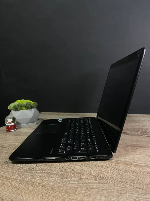Ноутбук-трансформер Б-клас Asus Q534U / 15.6" (3840x2160) IPS / Intel Core i7-7500U (2 (4) ядра по 2.7 - 3.5 GHz) / 16 GB DDR4 / 512 GB SSD M.2 / nVidia GeForce GTX 950M, 2 GB GDDR5, 128-bit / WebCam / Win 10 б/в - зображення 5