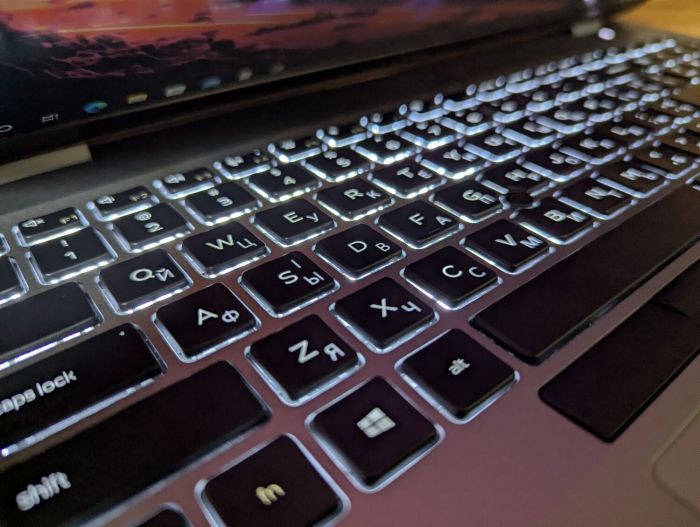 Ноутбук Dell Precision 3551 / 15.6" (1920x1080) IPS / Intel Core i7-10850H (6 (12) ядер по 2.7 - 5.1 GHz) / 16 GB DDR4 / 512 GB SSD / Intel UHD Graphics / WebCam / Windows 10 б/в - изображение 6