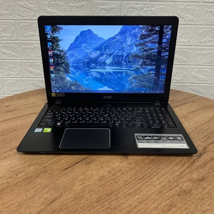 Ноутбук Acer Aspire F15 F5-573G / 15.6" (1920x1080) TN / Intel Core i5-7200U (2 (4) ядра по 2.5 - 3.1 GHz) / 16 GB DDR4 / 256 GB SSD / nVidia GeForce 940MX, 2 GB DDR3, 64-bit / WebCam б/в - зображення 2