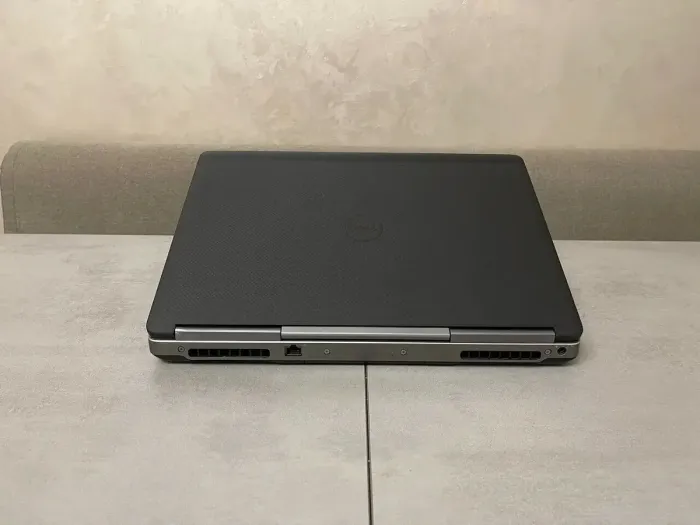 Мобільна робоча станція Б-клас Dell Precision 7510 / 15.6" (1920x1080) IPS / Intel Core i7-6820HQ (4 (8) ядра по 2.7 - 3.6 GHz) / 16 GB DDR4 / 512 GB SSD / nVidia Quadro M1000M, 2 GB GDDR5, 128-bit / WebCam / miniDP / HDMI б/в - зображення 7